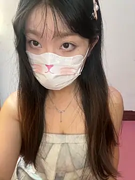 Snapshot of AZ37866 chatting on 7, 10, 2025 AZ37866 online show from 7, 10, 2025