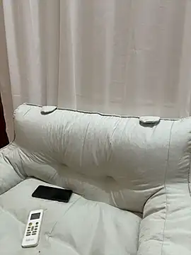 Snapshot of AZ37866 chatting on 19, 10, 2025 AZ37866 online show from 19, 10, 2025