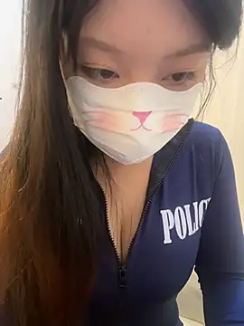 Snapshot of AZ37866 chatting on 2, 11, 2025 AZ37866 online show from 2, 11, 2025