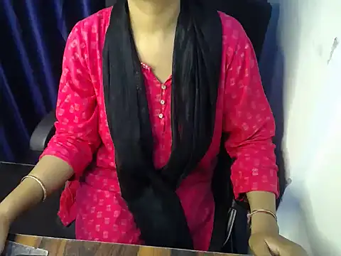 Snapshot of priya_gupta7 chatting on 18, 10, 2025 priya gupta7 online show from 18, 10, 2025
