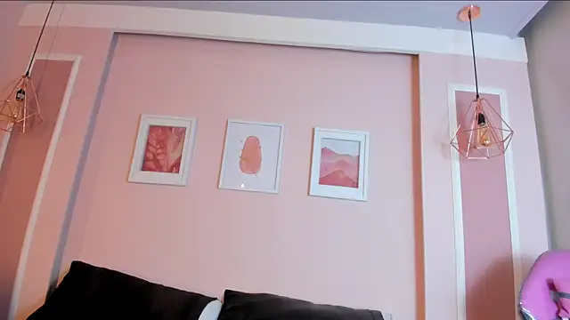 Snapshot of Sarah_Reidd chatting on 17, 10, 2025 Sarah Reidd online show from 17, 10, 2025