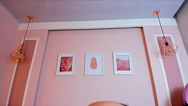 Snapshot of Sarah_Reidd chatting on 19, 10, 2025 Sarah Reidd online show from 19, 10, 2025