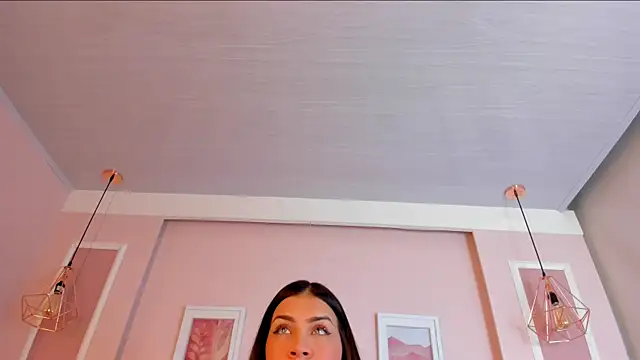 Snapshot of Sarah_Reidd chatting on 25, 10, 2025 Sarah Reidd online show from 25, 10, 2025