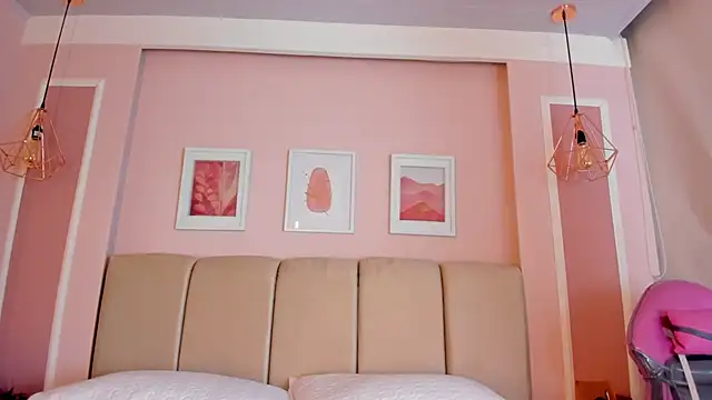 Snapshot of Sarah_Reidd chatting on 31, 10, 2025 Sarah Reidd online show from 31, 10, 2025