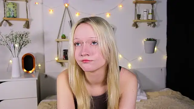 Snapshot of ArcticaRyder chatting on 3, 10, 2025 ArcticaRyder online show from 3, 10, 2025