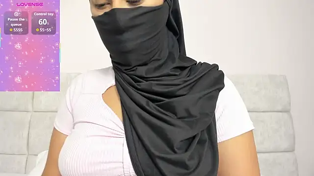 Snapshot of Daksha_a chatting on 25, 10, 2025 Daksha a online show from 25, 10, 2025