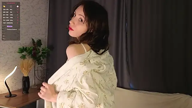 DelilahConsalvo online show from 28, 10, 2025