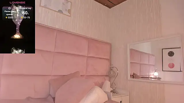 Snapshot of HaathorX chatting on 15, 10, 2025 HaathorX online show from 15, 10, 2025