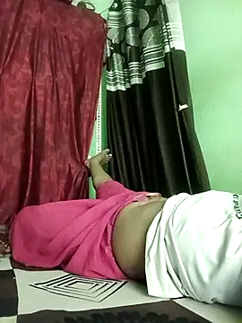 Snapshot of Mona_darling21 chatting on 14, 10, 2025 Mona darling21 online show from 14, 10, 2025