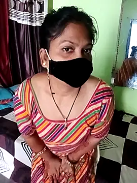 Snapshot of Mona_darling21 chatting on 22, 10, 2025 Mona darling21 online show from 22, 10, 2025