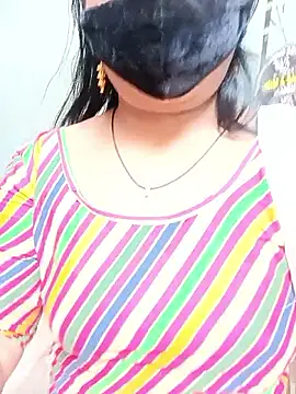 Snapshot of Mona_darling21 chatting on 6, 11, 2025 Mona darling21 online show from 6, 11, 2025