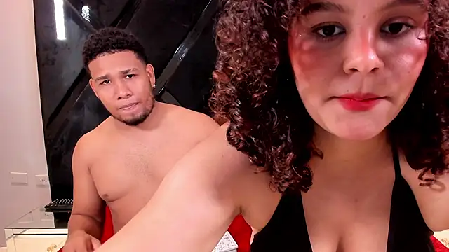 Snapshot of LucasandSasha chatting on 18, 12, 2025 LucasandSasha online show from 18, 12, 2025