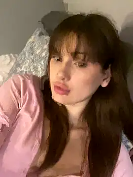 Snapshot of SoShyEmmyyy chatting on 5, 10, 2025 SoShyEmmyyy online show from 5, 10, 2025