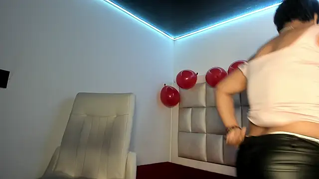 Snapshot of peyton__wat chatting on 4, 3, 2026 peyton wat online show from 4, 3, 2026
