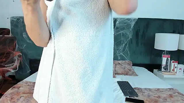 Snapshot of VanessaParis__ chatting on 16, 10, 2025 VanessaParis online show from 16, 10, 2025