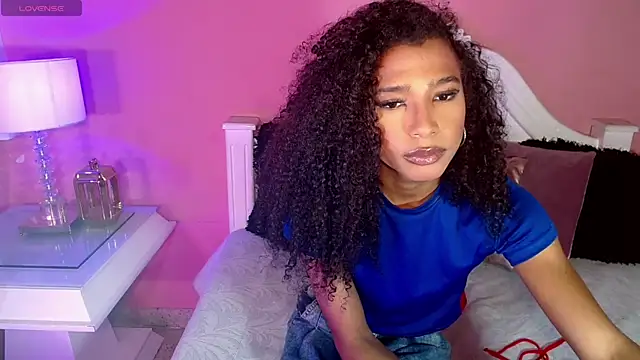 Snapshot of _IsabellaRousse chatting on 2, 10, 2025 IsabellaRousse online show from 2, 10, 2025