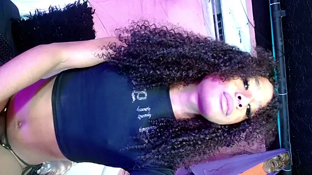 Snapshot of _IsabellaRousse chatting on 25, 10, 2025 IsabellaRousse online show from 25, 10, 2025