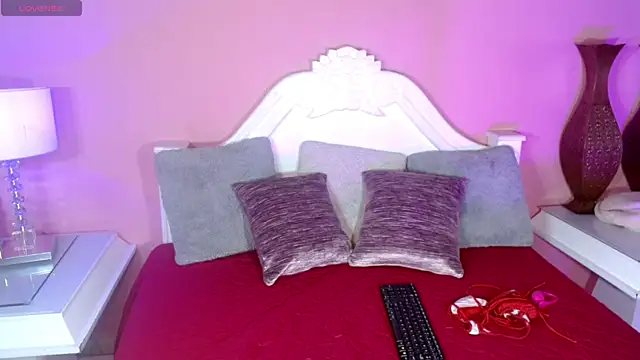 Snapshot of _IsabellaRousse chatting on 20, 11, 2025 IsabellaRousse online show from 20, 11, 2025