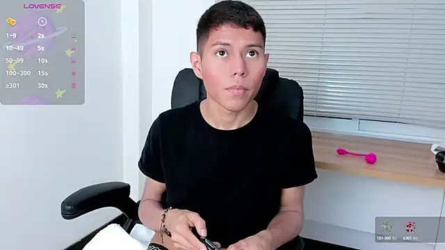 Snapshot of Little_liam chatting on 27, 9, 2025 Little liam online show from 27, 9, 2025