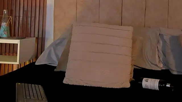 Snapshot of Lauraa_saenz11 chatting on 8, 10, 2025 Lauraa saenz11 online show from 8, 10, 2025