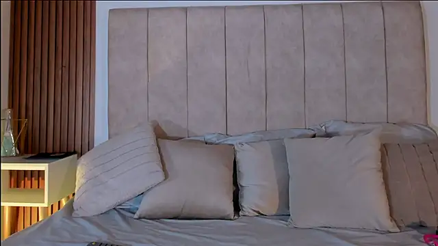 Snapshot of Lauraa_saenz11 chatting on 4, 11, 2025 Lauraa saenz11 online show from 4, 11, 2025