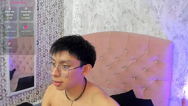 Snapshot of liam_twiink chatting on 18, 10, 2025 liam twiink online show from 18, 10, 2025