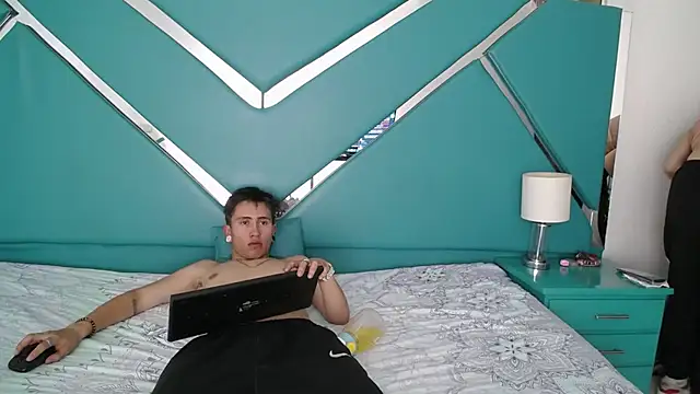 Snapshot of oblivionlove chatting on 3, 3, 2026 oblivionlove online show from 3, 3, 2026