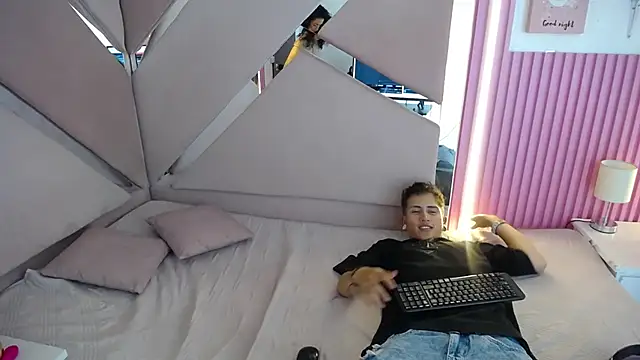 Snapshot of oblivionlove chatting on 14, 3, 2026 oblivionlove online show from 14, 3, 2026