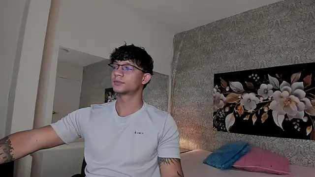 Snapshot of mike_wills3 chatting on 25, 9, 2025 mike wills3 online show from 25, 9, 2025