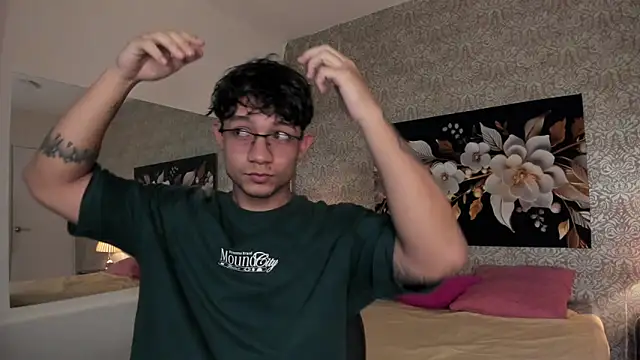 Snapshot of mike_wills3 chatting on 28, 9, 2025 mike wills3 online show from 28, 9, 2025