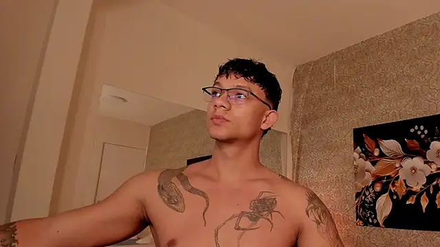 Snapshot of mike_wills3 chatting on 5, 10, 2025 mike wills3 online show from 5, 10, 2025