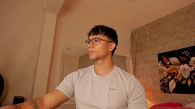 Snapshot of mike_wills3 chatting on 2, 11, 2025 mike wills3 online show from 2, 11, 2025