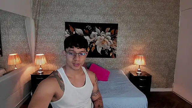 Snapshot of mike_wills3 chatting on 7, 11, 2025 mike wills3 online show from 7, 11, 2025