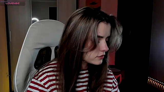 Snapshot of CharmingVixen chatting on 25, 9, 2025 CharmingVixen online show from 25, 9, 2025