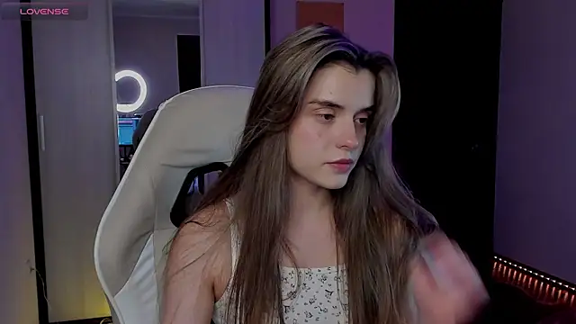 Snapshot of CharmingVixen chatting on 26, 9, 2025 CharmingVixen online show from 26, 9, 2025