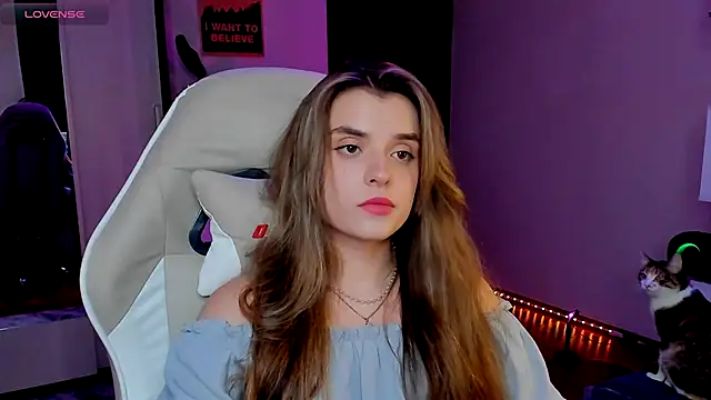 Snapshot of CharmingVixen chatting on 8, 10, 2025 CharmingVixen online show from 8, 10, 2025