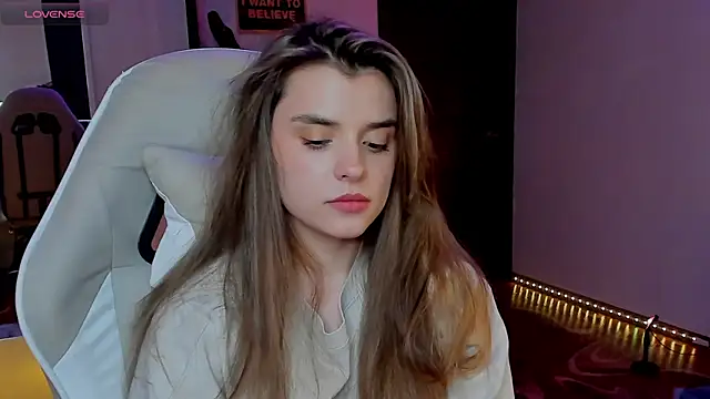 Snapshot of CharmingVixen chatting on 9, 10, 2025 CharmingVixen online show from 9, 10, 2025