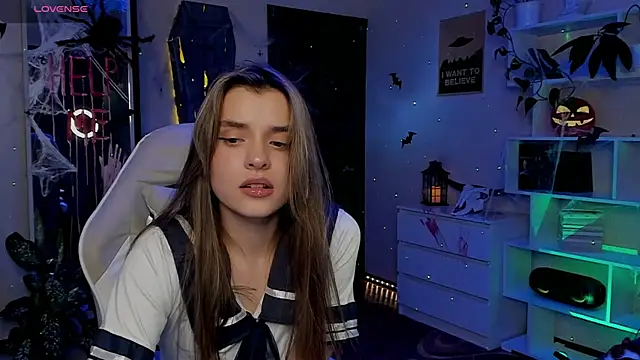 Snapshot of CharmingVixen chatting on 27, 10, 2025 CharmingVixen online show from 27, 10, 2025