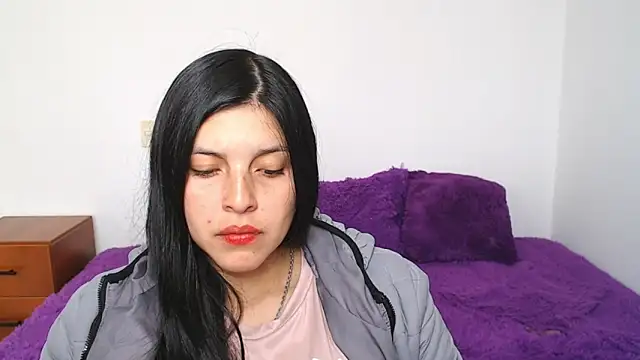 Snapshot of brendasantos_77 chatting on 22, 9, 2025 brendasantos 77 online show from 22, 9, 2025