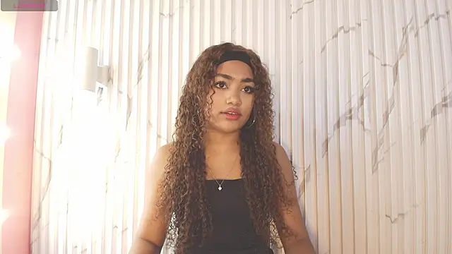 Snapshot of Missdionne_curly chatting on 25, 9, 2025 Missdionne curly online show from 25, 9, 2025