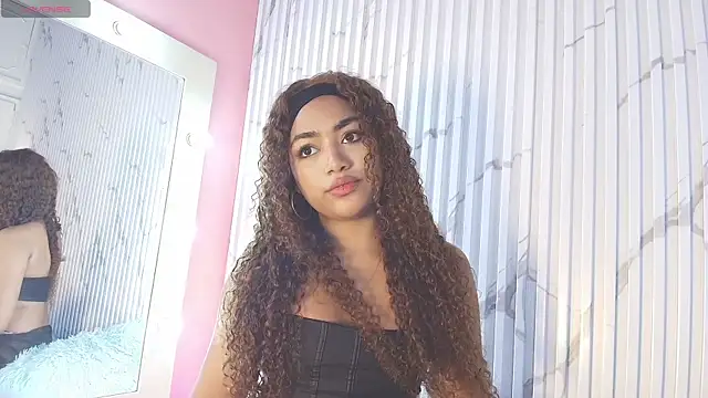 Snapshot of Missdionne_curly chatting on 26, 9, 2025 Missdionne curly online show from 26, 9, 2025