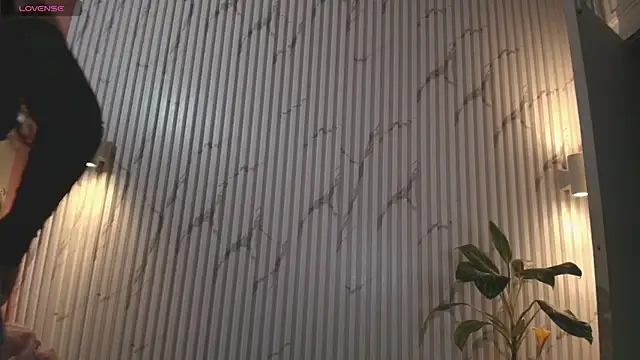 Snapshot of Missdionne_curly chatting on 27, 9, 2025 Missdionne curly online show from 27, 9, 2025