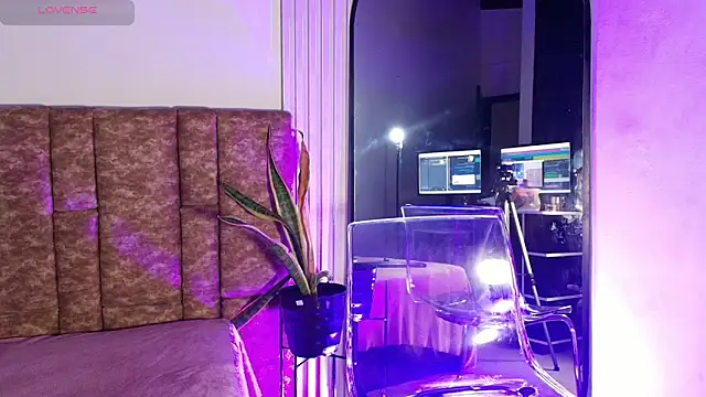 Missdionne curly online show from 20, 3, 2026