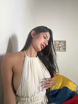 Snapshot of Julieta_Duque chatting on 19, 6, 2026 Julieta Duque online show from 19, 6, 2026