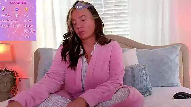 Snapshot of STIFFLERSMOMM chatting on 31, 10, 2025 STIFFLERSMOMM online show from 31, 10, 2025