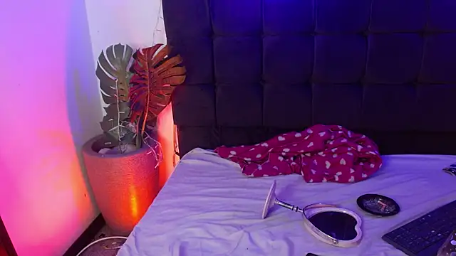 Snapshot of YessBoobs0 chatting on 8, 11, 2025 YessBoobs0 online show from 8, 11, 2025