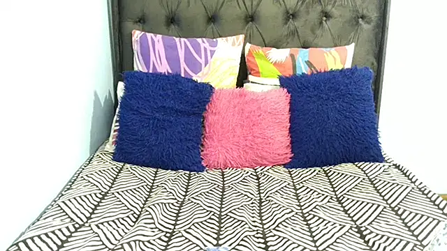 Snapshot of Dandelion_enigman chatting on 5, 11, 2025 Dandelion enigman online show from 5, 11, 2025