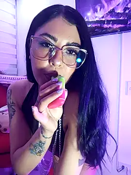 Snapshot of ValeNiitaLuv chatting on 4, 11, 2025 ValeNiitaLuv online show from 4, 11, 2025