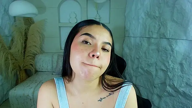 Snapshot of ambarina_r chatting on 24, 10, 2025 ambarina r online show from 24, 10, 2025