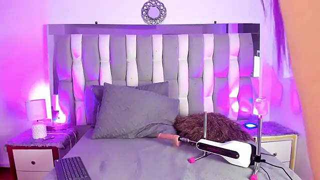 Snapshot of IsaDiiaz chatting on 25, 10, 2025 IsaDiiaz online show from 25, 10, 2025